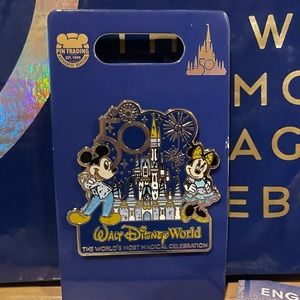50th Bundle Mickey & Minnie Pin NWT Walt Disney World, sm&med reusable 50th bag